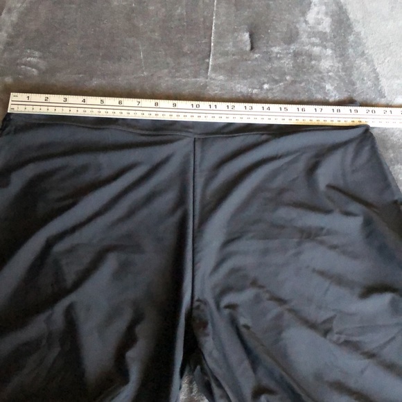 Women’s size 3X black spandex shorts with mesh side - Picture 6 of 7